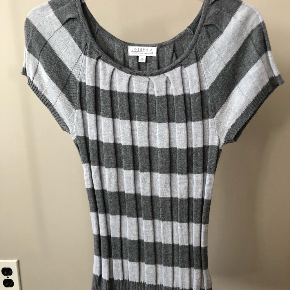Joseph A Grey Short Sleeve Top